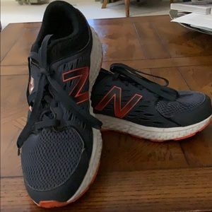 Men’s tennis shoes